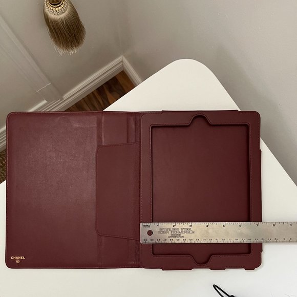CHANEL 9th Generation iPad Cover Case (pristine condition) - Picture 10 of 16